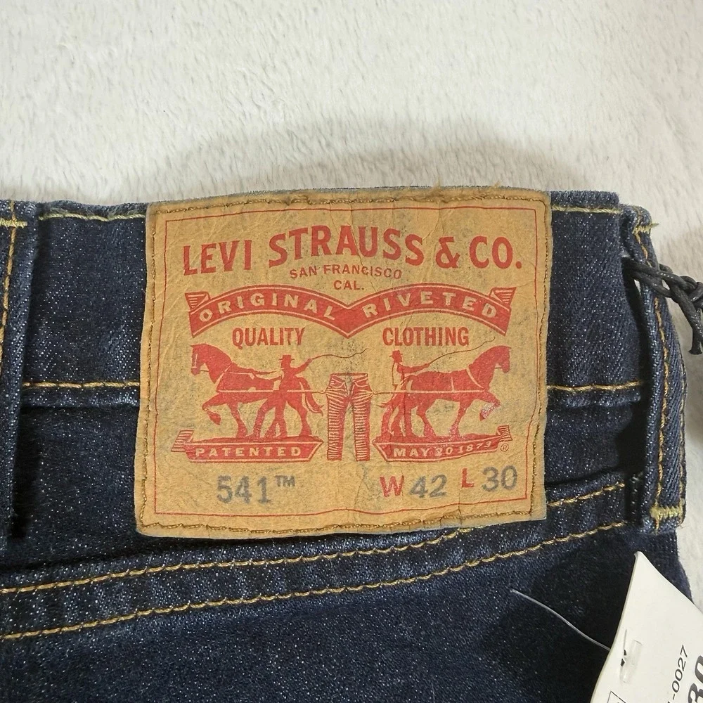 NWT Levi's 541 Athletic Fit Men's Jeans Sz 42X30 Blue Med Wash Straight Leg New